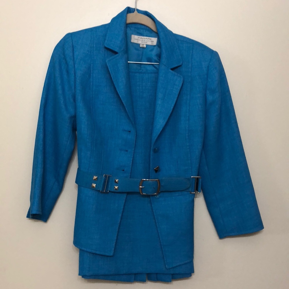 Tahari 2 piece belted skirt suit